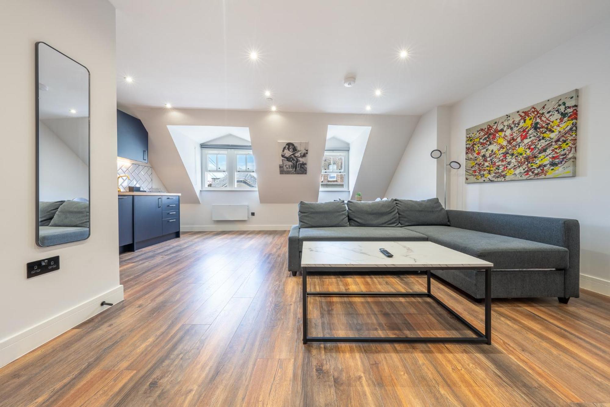 7 - West London Brand New Loft Apartment Bagian luar foto